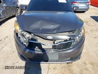 2011 Kia Optima SX z VIN KNAGR4A60B5126988, wystawiony jako IAAI lot #42313244 z przebiegiem 152 661 mil mil oraz . Historia ofert i sprzedaży dostępna na DreamBid. Obrazek 6.