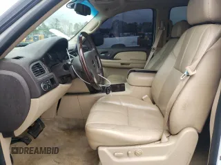 2008 GMC Yukon Denali with VIN 1GKFK63898J117949, listed as a Copart auction lot 52685705 with 179,254 mi miles and Salvage title. Bid and sale history available at DreamBid. Image 7.