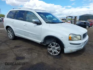 2013 Volvo XC90 Premier Plus z VIN YV4952CY3D1657314, wystawiony jako IAAI lot #42477546 z przebiegiem 104 693 mil mil oraz . Historia ofert i sprzedaży dostępna na DreamBid. Obrazek 1.