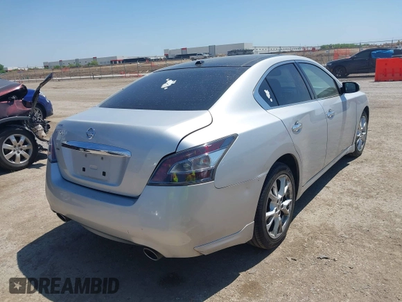 2014 Nissan Maxima SV z VIN 1N4AA5AP4EC448022, wystawiony jako IAAI lot #42027624 z przebiegiem 280 961 mil mil oraz . Historia ofert i sprzedaży dostępna na DreamBid. Obrazek 4.
