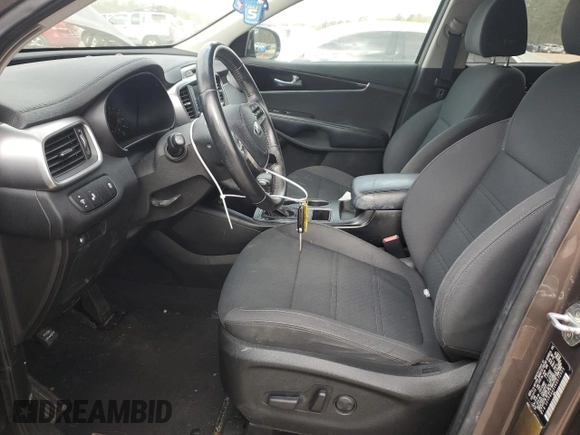 2019 Kia Sorento LX with VIN 5XYPG4A31KG572525, listed as a Copart auction lot 49711215 with 93,542 mi miles and Salvage Title. Bid and sale history available at DreamBid. Image 7.