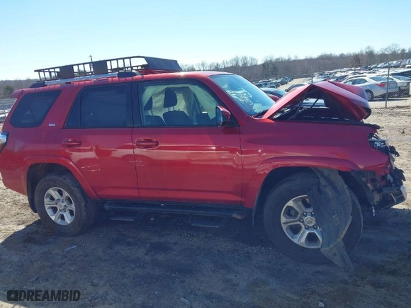 2021 Toyota 4Runner SR5 with VIN JTEEU5JR4M5231055, listed as a IAAI auction lot 41584951 with 95,389 mi miles. Bid and sale history available at carsss.com. Image 13.