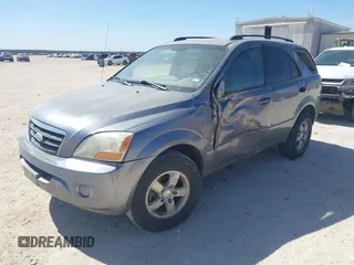 2008 Kia Sorento LX with VIN KNDJD735185775169, listed as a IAAI auction lot 41848588 with 180,600 mi miles and . Bid and sale history available at DreamBid. Image 2.