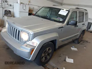 2008 Jeep Liberty Sport z VIN 1J8GN28K28W205032, wystawiony jako IAAI lot #42394818 z przebiegiem 229 088 mil mil oraz . Historia ofert i sprzedaży dostępna na DreamBid. Obrazek 2.