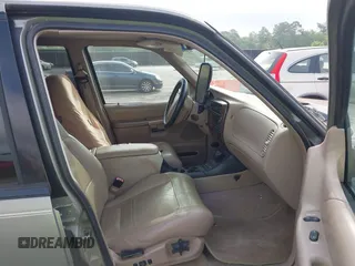 2000 Mercury Mountaineer with VIN 4M2ZU86P8YUJ07066, listed as a IAAI auction lot 42114617 with 233,146 mi miles. Bid and sale history available at carsss.com. Image 5.