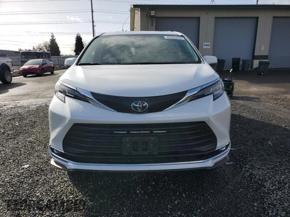 2022 Toyota Sienna XLE with VIN 5TDYRKEC1NS100250, listed as a Copart auction lot 45936435 with 5,567 mi miles and Salvage Title. Bid and sale history available at carsss.com. Image 5.