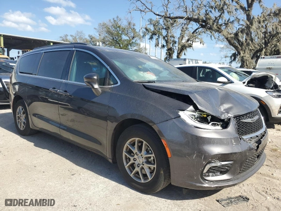 2022 Chrysler Pacifica Touring with VIN 2C4RC1FG3NR185330, listed as a Copart auction lot 77450844 with 23,599 mi miles and Salvage Title. Bid and sale history available at carsss.com. Image 4.