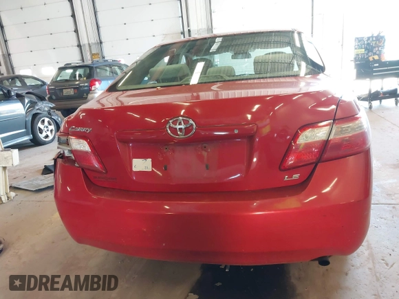 2007 Toyota Camry CE z VIN 4T4BE46K37R004090, wystawiony jako IAAI lot #42028376 z przebiegiem 110 803 mil mil oraz . Historia ofert i sprzedaży dostępna na DreamBid. Obrazek 17.