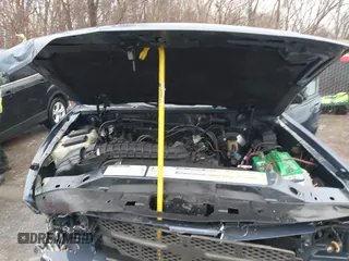 2000 Ford Explorer XLT z VIN 1FMZU73X0YZC01123, wystawiony jako IAAI lot #41487199 z przebiegiem 143 697 mil mil oraz . Historia ofert i sprzedaży dostępna na DreamBid. Obrazek 10.