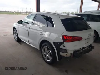 2018 Audi Q5 Premium Plus z VIN WA1BNAFY4J2034388, wystawiony jako IAAI lot #41839388 z przebiegiem 70 936 mil mil oraz . Historia ofert i sprzedaży dostępna na DreamBid. Obrazek 3.