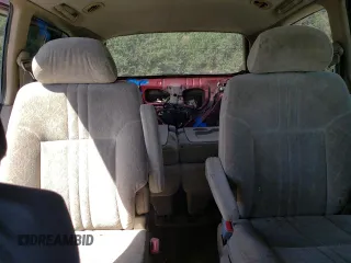 2000 Toyota Sienna LE z VIN 4T3ZF13C5YU247698, wystawiony jako Copart lot #53968755 z przebiegiem Nie podano mil oraz Szkoda całkowita • Salvage title. Historia ofert i sprzedaży dostępna na DreamBid. Obrazek 10.