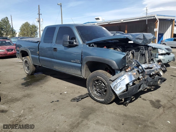 2006 Chevrolet Silverado 2500HD LT2 with VIN 1GCHK29D46E174597, listed as a Copart auction lot 47417515 with 338,563 mi miles and Non Repairable. Bid and sale history available at carsss.com. Image 4.