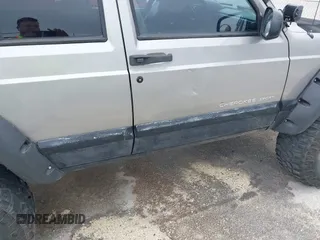 2001 Jeep Cherokee Sport с VIN 1J4FF48S01L548676, выставлен на аукционе IAAI как лот 42408587 с пробегом 191 887 миль миль и . История ставок и продаж доступна на DreamBid. Изображение 6.