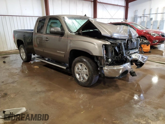 2013 GMC Sierra 1500 SLT z VIN 1GTR2WE72DZ194333, wystawiony jako Copart lot #42620605 z przebiegiem 132 775 mil mil oraz Szkoda całkowita • Salvage title. Historia ofert i sprzedaży dostępna na DreamBid. Obrazek 4.