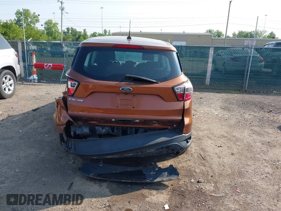 2017 Ford Escape S z VIN 1FMCU0F79HUC31792, wystawiony jako IAAI lot #42377599 z przebiegiem 98 300 mil mil oraz . Historia ofert i sprzedaży dostępna na DreamBid. Obrazek 6.