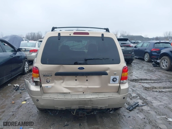 2007 Ford Escape Limited with VIN 1FMYU04137KA67003, listed as a IAAI auction lot 41663853 with 193,651 mi miles. Bid and sale history available at carsss.com. Image 16.