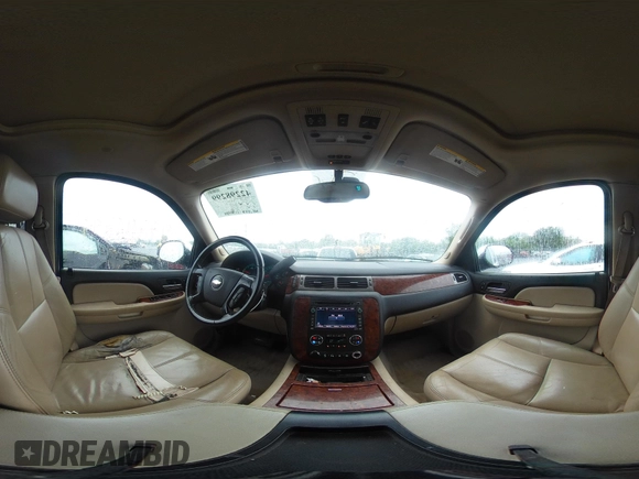 2008 Chevrolet Suburban LTZ z VIN 3GNFK16338G185462, wystawiony jako IAAI lot #42298299 z przebiegiem 301 758 mil mil oraz . Historia ofert i sprzedaży dostępna na DreamBid. Obrazek 19.