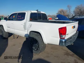 2017 Toyota Tacoma SR5 с VIN 3TMCZ5AN8HM062622, выставлен на аукционе IAAI как лот 41414330 с пробегом 39 399 миль миль и . История ставок и продаж доступна на DreamBid. Изображение 3.