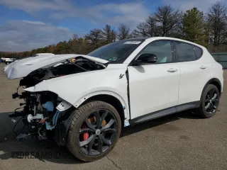 2024 Dodge Hornet R/T Plus z VIN ZACPDFDW8R3A28180, wystawiony jako Copart lot #47788165 z przebiegiem 1 207 mil mil oraz Szkoda całkowita • Salvage title. Historia ofert i sprzedaży dostępna na DreamBid. Obrazek 1.