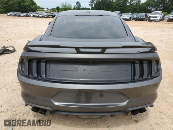 2019 Ford Mustang EcoBoost z VIN 1FA6P8TH8K5143490, wystawiony jako Copart lot #57561905 z przebiegiem 126 460 mil mil oraz Szkoda całkowita • Salvage title. Historia ofert i sprzedaży dostępna na DreamBid. Obrazek 6.