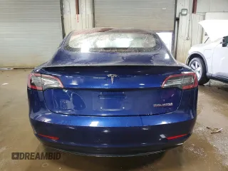 2018 Tesla Model 3 Long Range Battery z VIN 5YJ3E1EB3JF055673, wystawiony jako Copart lot #50915355 z przebiegiem 39 567 mil mil oraz Szkoda całkowita • Salvage title. Historia ofert i sprzedaży dostępna na DreamBid. Obrazek 6.