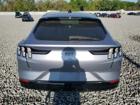 2022 Ford Mustang Mach-E GT z VIN 3FMTK4SE8NMA28748, wystawiony jako Copart lot #48970145 z przebiegiem 44 771 mil mil oraz Szkoda całkowita • Salvage title. Historia ofert i sprzedaży dostępna na DreamBid. Obrazek 6.