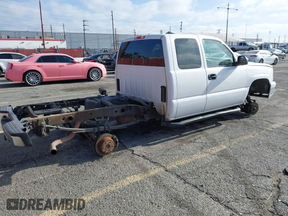 2003 Chevrolet Silverado 1500 LT with VIN 2GCEK19T031248177, listed as a IAAI auction lot 41956985 with 393,889 mi miles. Bid and sale history available at carsss.com. Image 4.