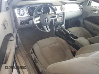 2005 Ford Mustang Deluxe z VIN 1ZVFT80N655102311, wystawiony jako Copart lot #64071685 z przebiegiem 147 413 mil mil oraz Szkoda całkowita • Salvage title. Historia ofert i sprzedaży dostępna na DreamBid. Obrazek 8.