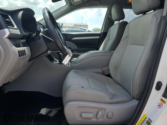2018 Toyota Highlander LE with VIN 5TDZZRFH9JS267392, listed as a Copart auction lot 58859525 with 145,641 mi miles and Salvage title. Bid and sale history available at DreamBid. Image 7.
