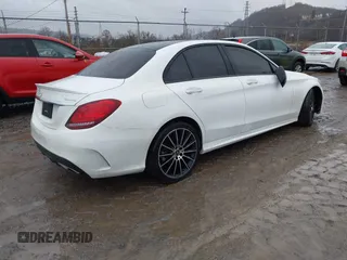 2019 Mercedes-Benz C 300 с VIN 55SWF8EB4KU320670, выставлен на аукционе IAAI как лот 41053917 с пробегом 77 942 миль миль и . История ставок и продаж доступна на DreamBid. Изображение 4.