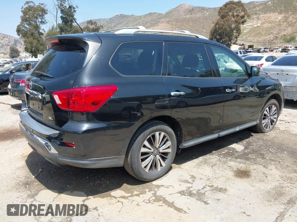 2018 Nissan Pathfinder SL z VIN 5N1DR2MN9JC620172, wystawiony jako IAAI lot #42095426 z przebiegiem 127 609 mil mil oraz . Historia ofert i sprzedaży dostępna na DreamBid. Obrazek 4.
