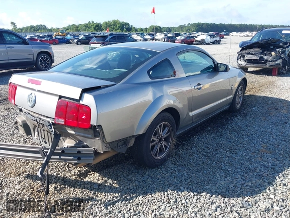 2009 Ford Mustang with VIN 1ZVHT80N495114004, listed as a IAAI auction lot 42518913 with 184,030 mi miles and . Bid and sale history available at DreamBid. Image 6.