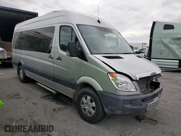 2013 Freightliner Sprinter with VIN WCDPE8CC6D5811382, listed as a Copart auction lot 77592634 with 49,192 mi miles and Salvage Title. Bid and sale history available at DreamBid. Image 4.