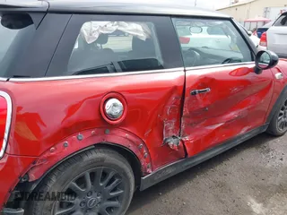 2014 MINI Hardtop S z VIN WMWXM7C51ET985947, wystawiony jako IAAI lot #41648463 z przebiegiem 99 152 mil mil oraz . Historia ofert i sprzedaży dostępna na DreamBid. Obrazek 6.