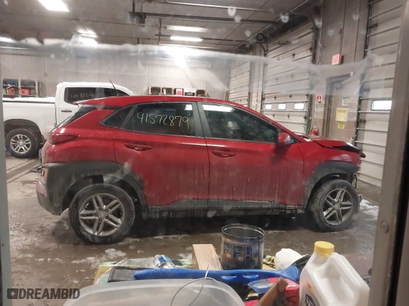 2020 Hyundai Kona SE with VIN KM8K1CAA3LU419323, listed as a IAAI auction lot 41572879 with 84,077 mi miles. Bid and sale history available at carsss.com. Image 14.