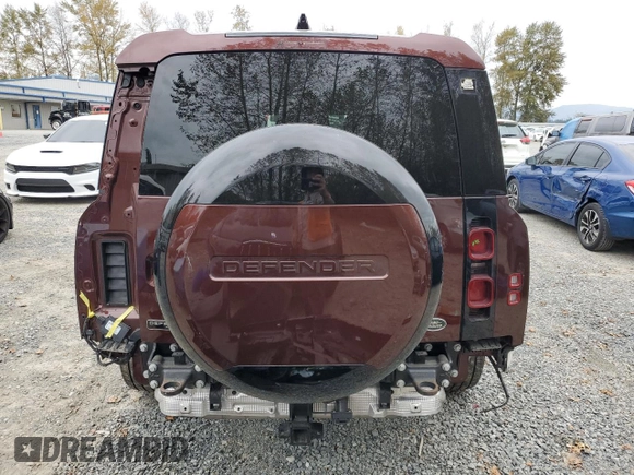 2023 Land Rover Defender z VIN SALEVFEU3P2158961, wystawiony jako Copart lot #72274444 z przebiegiem 18 533 mil mil oraz Szkoda całkowita • Salvage title. Historia ofert i sprzedaży dostępna na DreamBid. Obrazek 6.