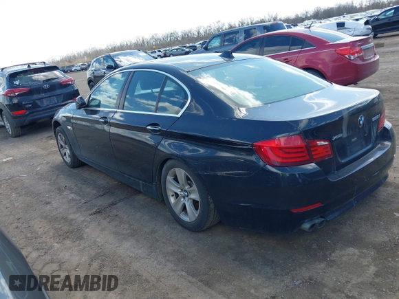 2013 BMW 5 Series 528i xDrive with VIN WBAXH5C50DD109033, listed as a IAAI auction lot 41747375 with 146,029 mi miles. Bid and sale history available at carsss.com. Image 3.