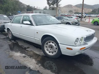 2000 Jaguar XJ Vanden Plas with VIN SAJDA24CXYLF08926, listed as a IAAI auction lot 41702969 with 194,837 mi miles and . Bid and sale history available at DreamBid. Image 1.