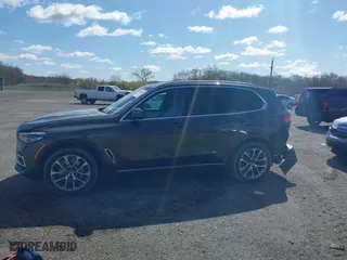 2022 BMW X5 xDrive40i with VIN 5UXCR6C06N9L83350, listed as a IAAI auction lot 41950890 with 29,701 mi miles. Bid and sale history available at carsss.com. Image 14.