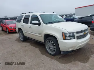 2008 Chevrolet Tahoe LTZ z VIN 1GNFK13018R177922, wystawiony jako IAAI lot #41526809 z przebiegiem 226 636 mil mil oraz . Historia ofert i sprzedaży dostępna na DreamBid. Obrazek 1.
