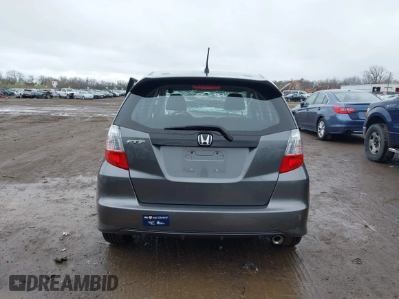 2013 Honda Fit Sport с VIN JHMGE8H56DC019458, выставлен на аукционе IAAI как лот 41912389 с пробегом Не указан миль и . История ставок и продаж доступна на DreamBid. Изображение 16.