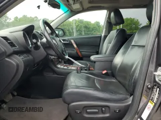 2013 Toyota Highlander Limited z VIN 5TDDK3EH3DS248533, wystawiony jako Copart lot #61144445 z przebiegiem 90 230 mil mil oraz Szkoda całkowita • Salvage title. Historia ofert i sprzedaży dostępna na DreamBid. Obrazek 7.