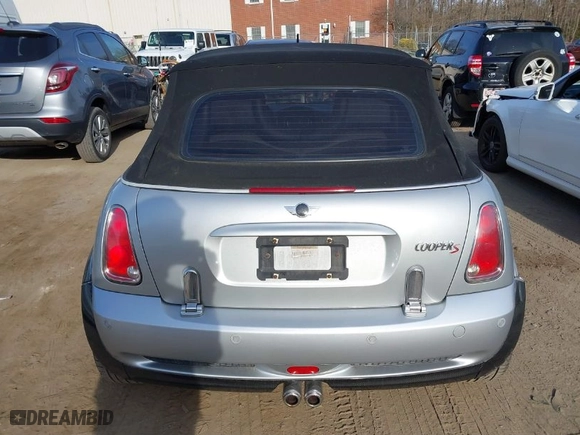 2006 MINI Cooper Convertible S with VIN WMWRH33526TK57366, listed as a IAAI auction lot 41739583 with 86,226 mi miles. Bid and sale history available at carsss.com. Image 16.