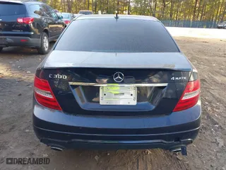 2013 Mercedes-Benz C-Class C 300 Sport with VIN WDDGF8AB8DR290863, listed as a IAAI auction lot 40739394 with 165,377 mi miles. Bid and sale history available at carsss.com. Image 16.