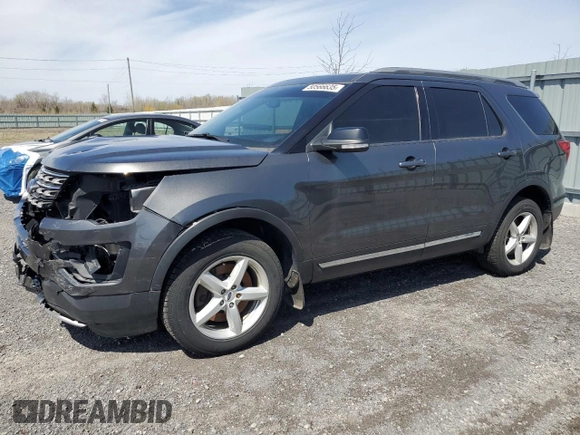 2017 Ford Explorer XLT z VIN 1FM5K8DH9HGC49507, wystawiony jako Copart lot #50566635 z przebiegiem 131 880 mil mil oraz Szkoda całkowita • Salvage title. Historia ofert i sprzedaży dostępna na DreamBid. Obrazek 1.