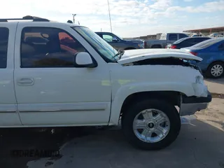 2005 Chevrolet Avalanche LS z VIN 3GNEC12Z45G252651, wystawiony jako IAAI lot #40645577 z przebiegiem 226 059 mil mil oraz . Historia ofert i sprzedaży dostępna na DreamBid. Obrazek 18.