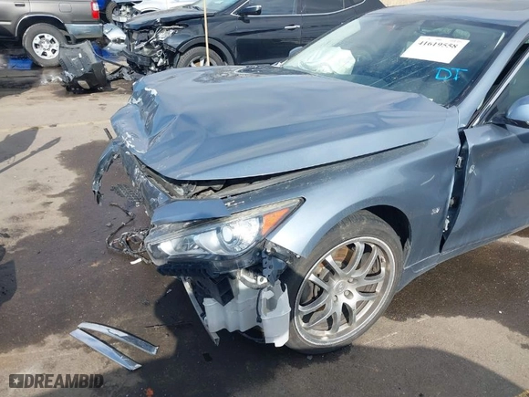 2015 Infiniti Q50 Premium with VIN JN1BV7AR7FM408550, listed as a IAAI auction lot 41619558 with 137,678 mi miles. Bid and sale history available at carsss.com. Image 6.