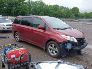 2018 Toyota Sienna LE Auto Access Seat with VIN 5TDKZ3DCXJS958114, listed as a IAAI auction lot 42429204 with 165,140 mi miles and . Bid and sale history available at DreamBid. Image 1.