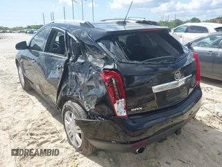 2016 Cadillac SRX Luxury Collection with VIN 3GYFNBE32GS556740, listed as a IAAI auction lot 42017371 with 82,175 mi miles. Bid and sale history available at carsss.com. Image 3.