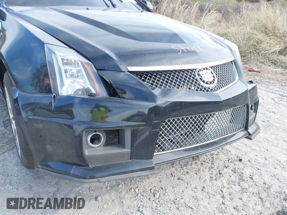 2013 Cadillac CTS-V z VIN 1G6DV1EP2D0167743, wystawiony jako IAAI lot #41450088 z przebiegiem 131 184 mil mil oraz . Historia ofert i sprzedaży dostępna na DreamBid. Obrazek 6.